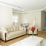 White Star Apartament *