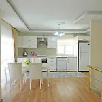 Apartament White Star