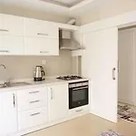 White Star Apartment