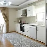 White Star Apartment *