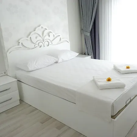 White Star Apartment *