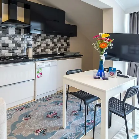 White Star Apartment *
