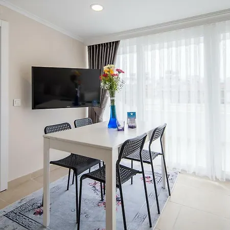 White Star Apartment *