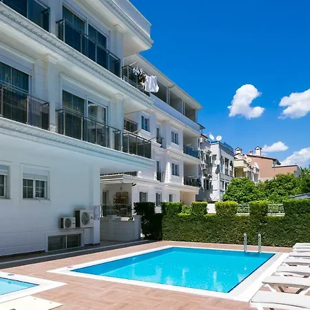 White Star Apartment