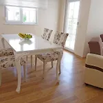 وايت ستار شقة *