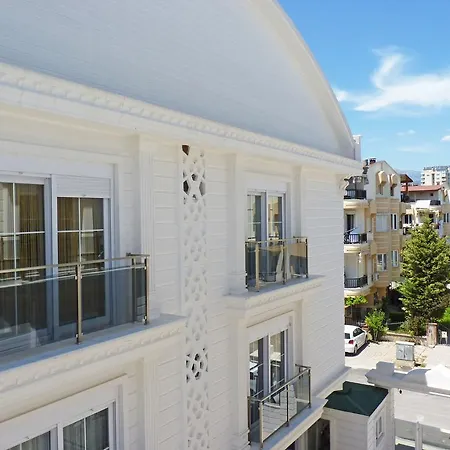Apartament White Star *