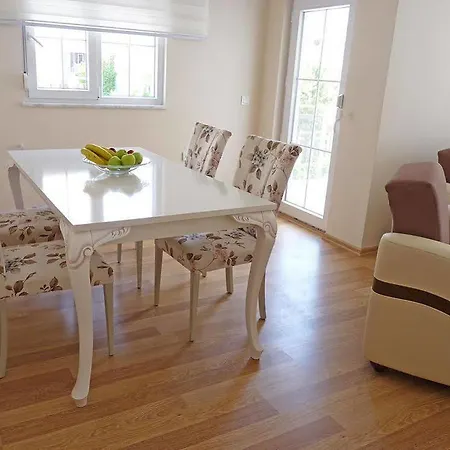 White Star Apartament *